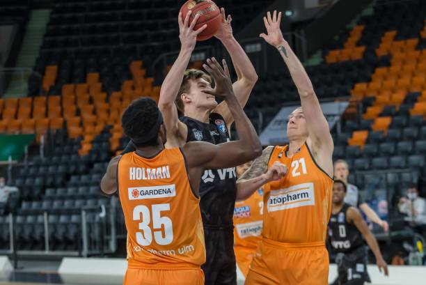 防守布局上 防守布局上