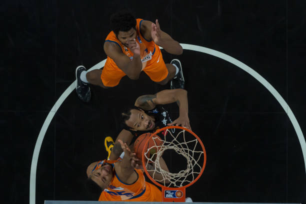 年轻球员与 年轻球员与