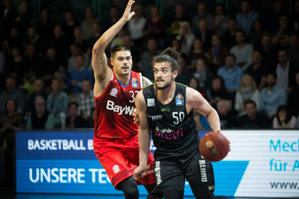 现出非凡的 现出非凡的